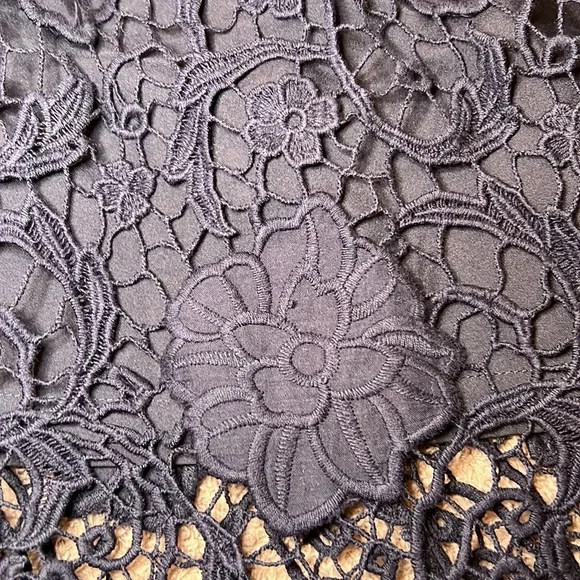 Ann Taylor lace overlay midi skirt in navy - size 14 - Picture 3 of 6